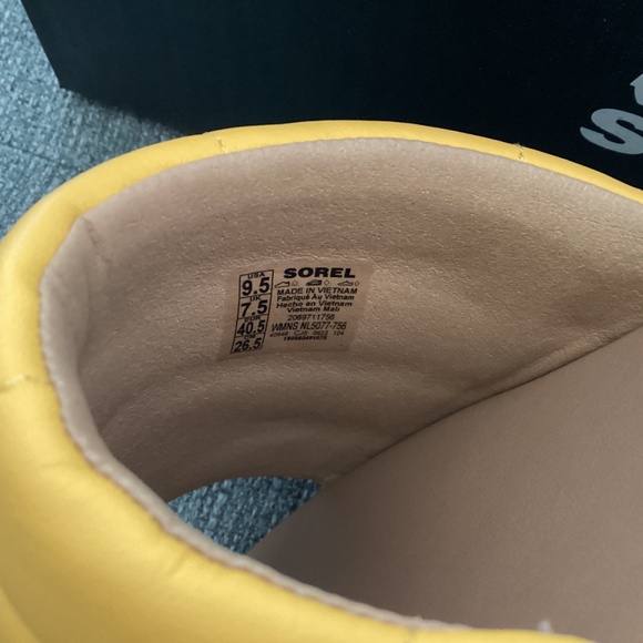 SOREL Ella III Quilted Puff Slide Sandal (Women), size 9.5 M - Picture 4 of 9